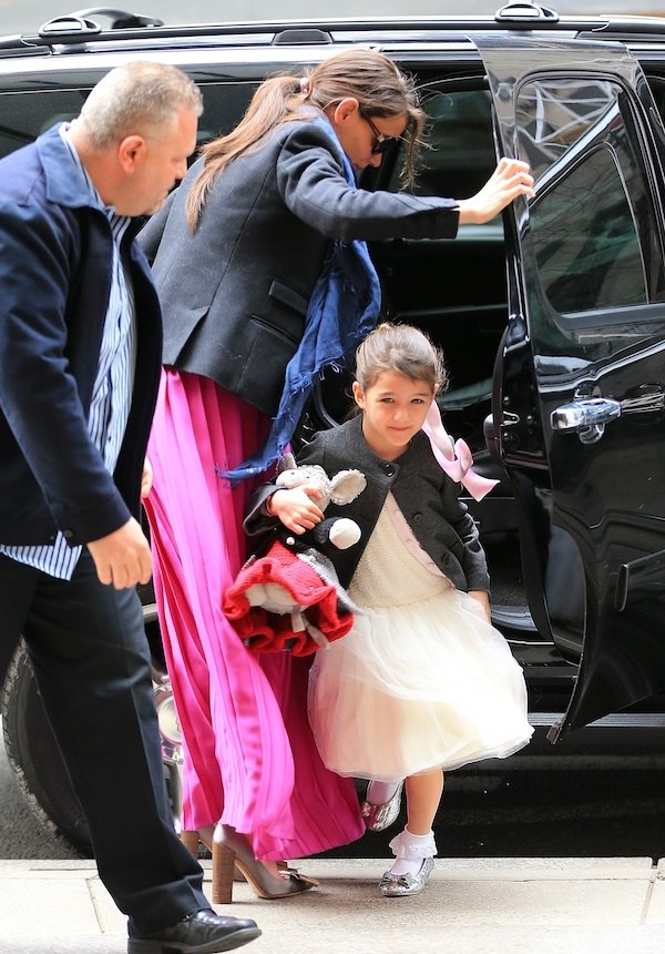 Katie holmes suri easter
