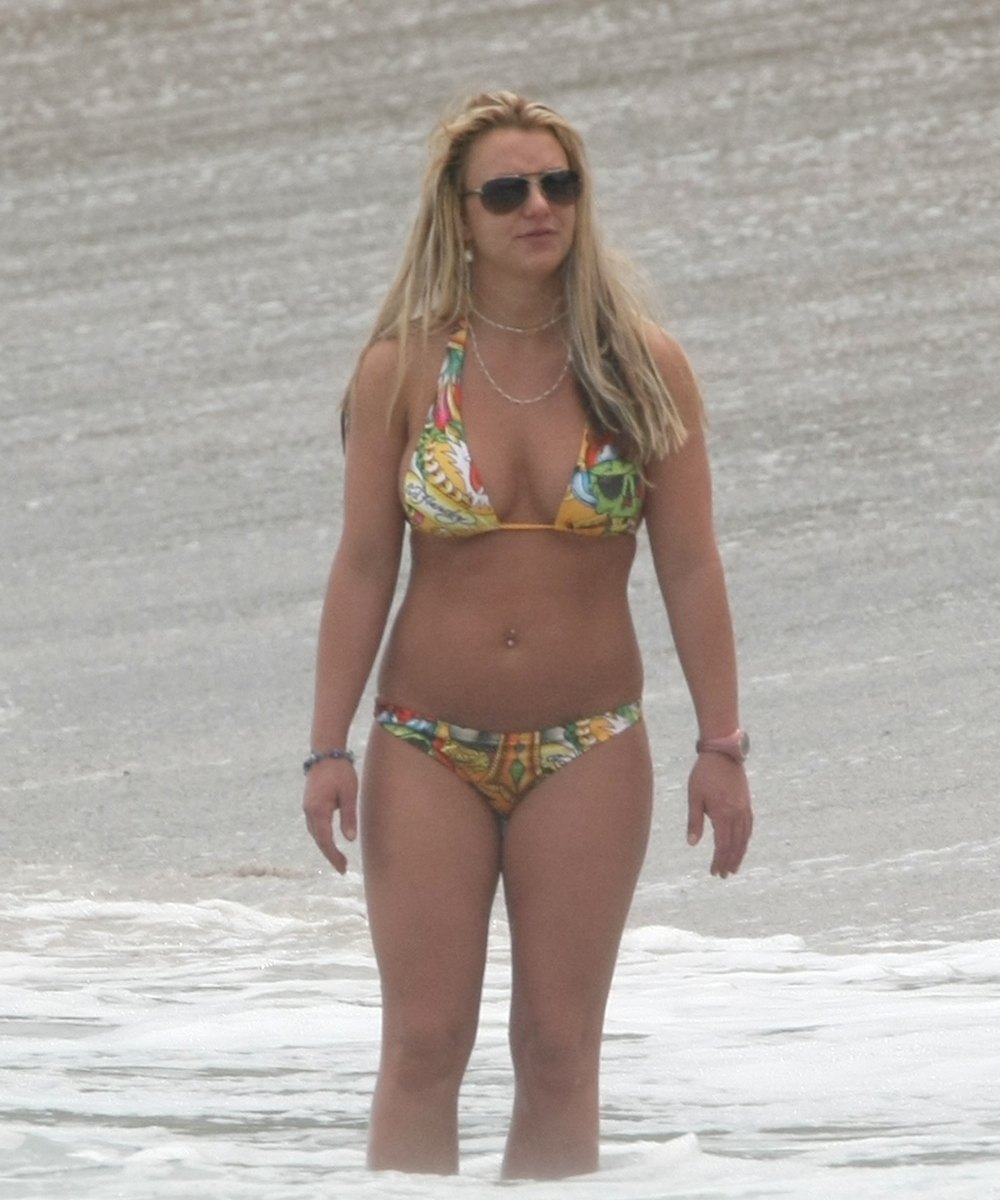Britney Spears Flaunts Her Slim Figure in a Bikini While on Vacation in  Hawaii! - Life & Style