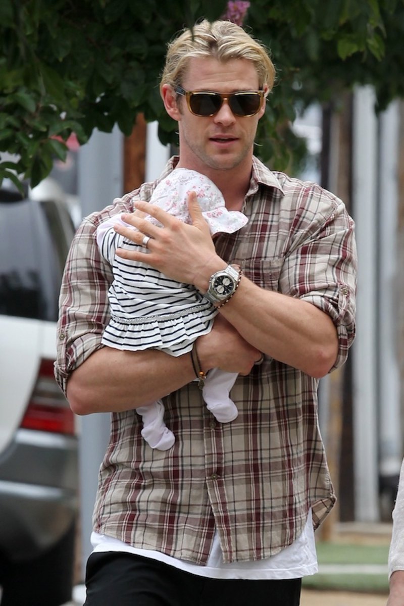 Chris hemsworth twins 1