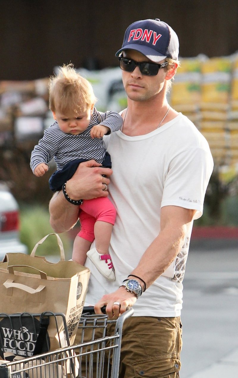 Chris hemsworth twins 4