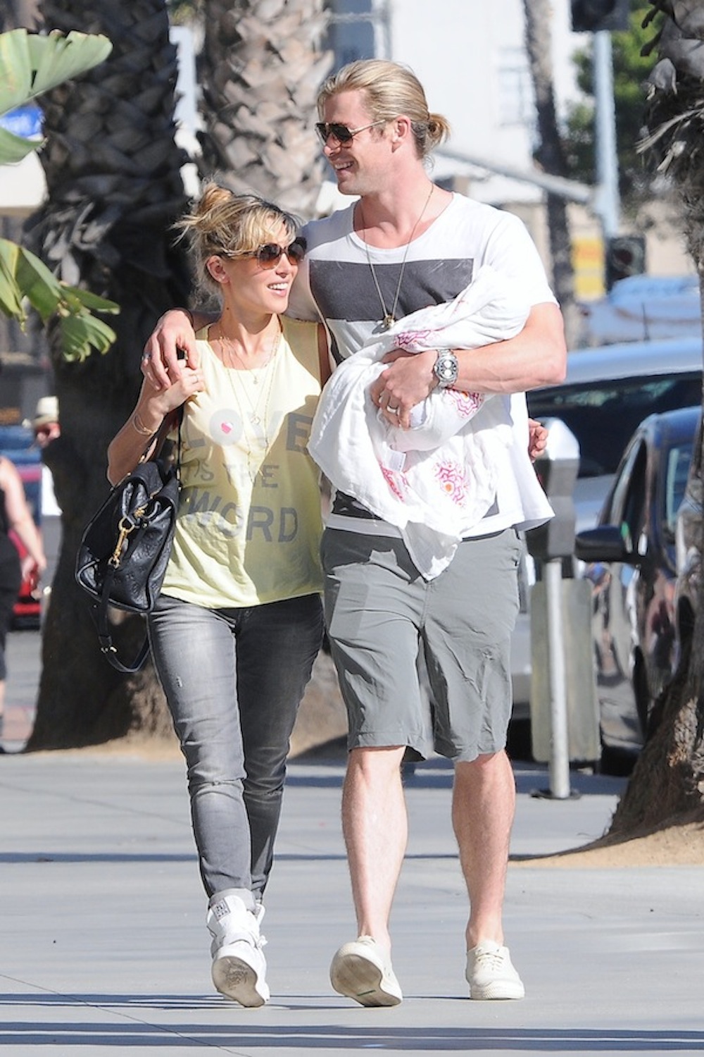 Chris hemsworth twins 7