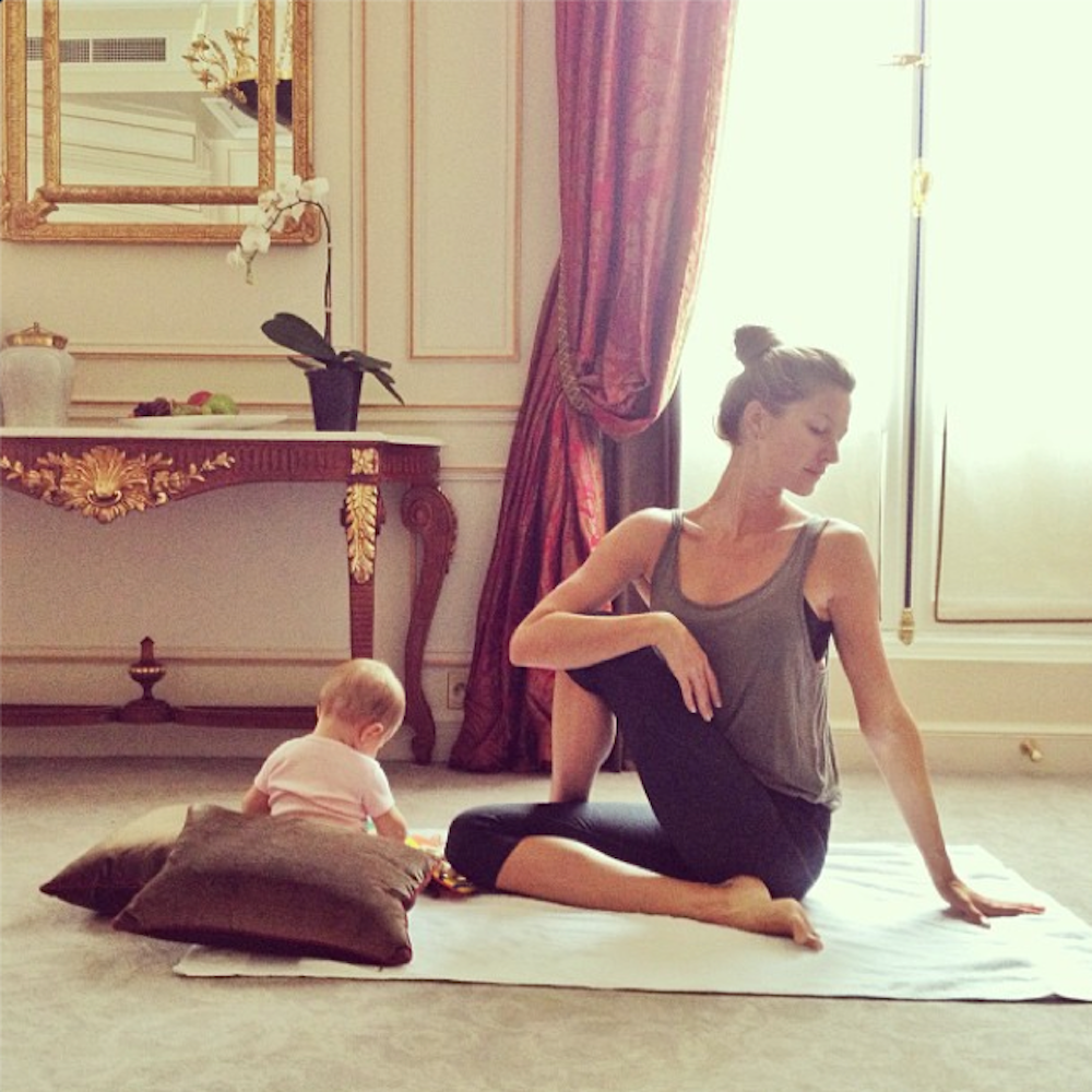 Gisele bundchen yoga instagram 1