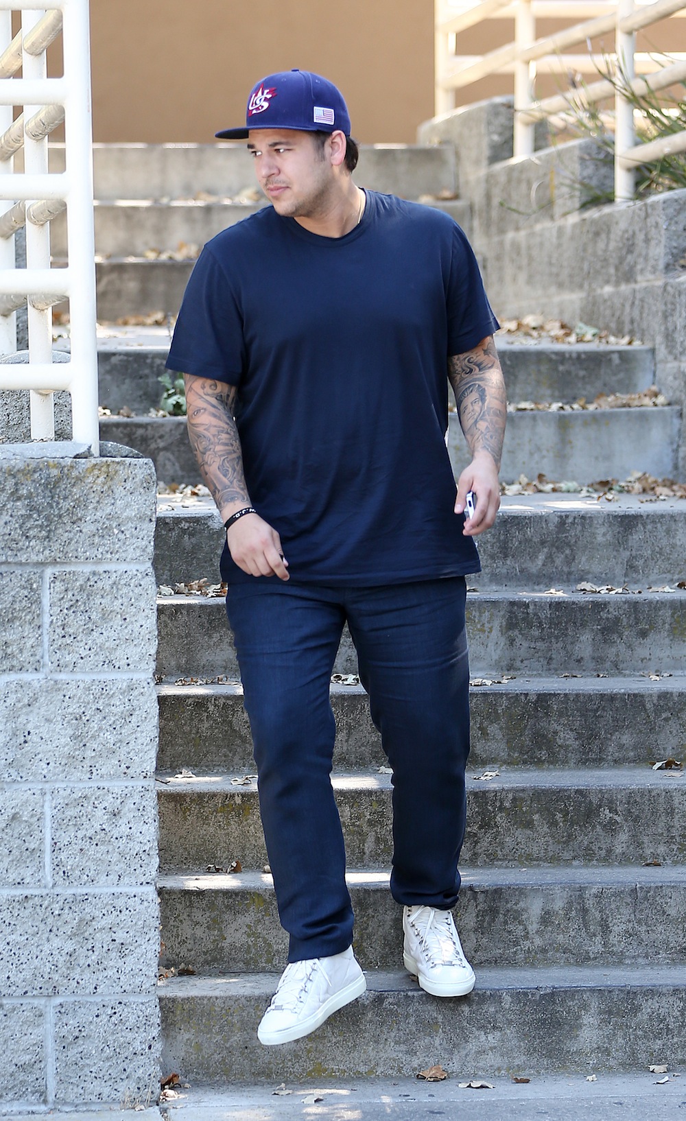 Rob kardashian weight gain keeping up with the kardashians 2