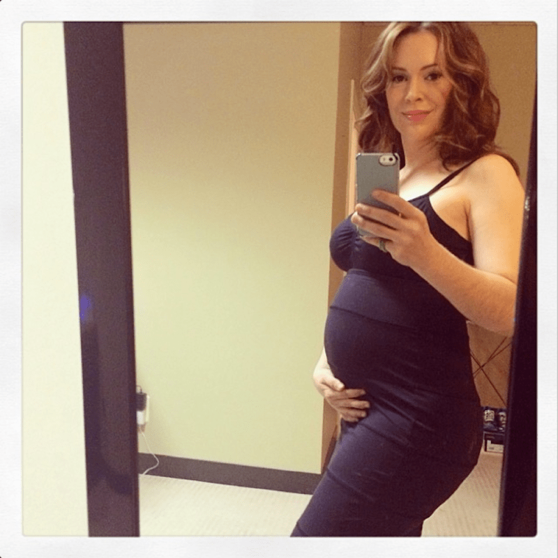 Alyssa milano pregnant baby bump