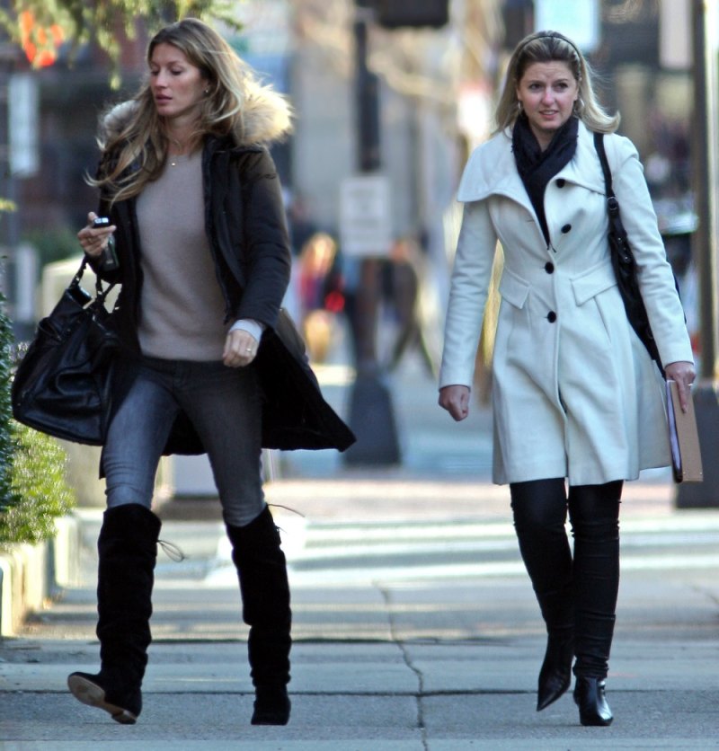 Gisele bundchen twin sister patricia