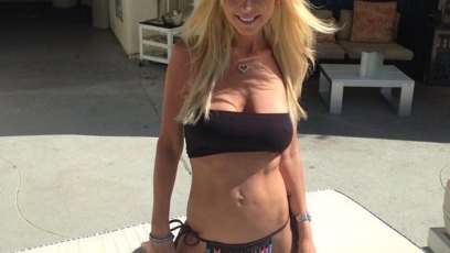Tara reid body stomach