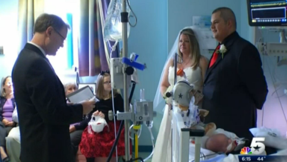 Couple weds in hospital