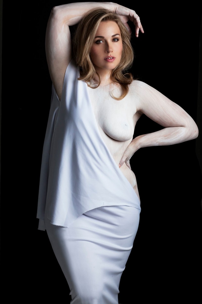 Plus-Size Models Pose Nude to Change Peoples Perception 