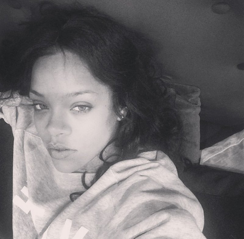 Rihanna makeup free selfie