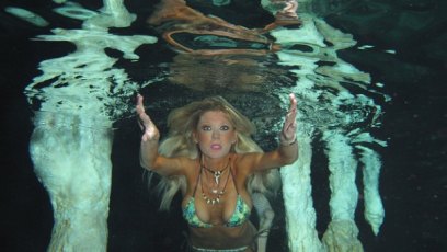 Tara reid underwater bikini photos