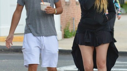 Khloe kardashian scott disick money
