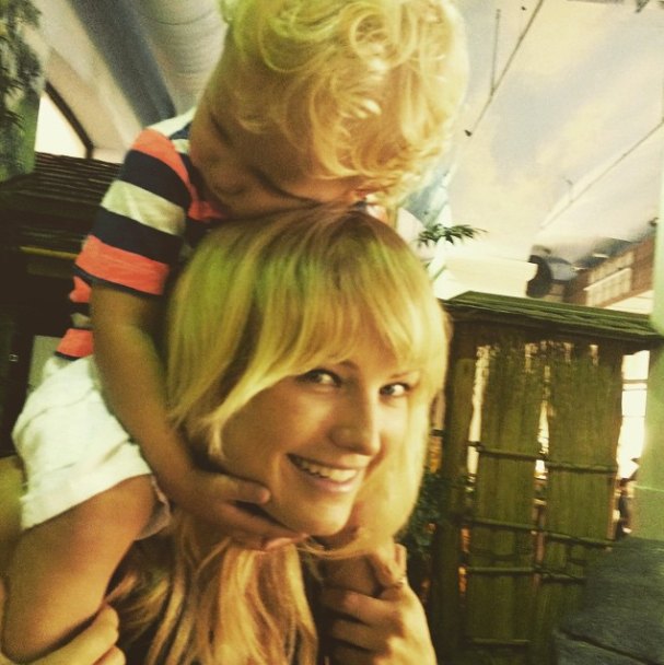Malin akerman son bikini