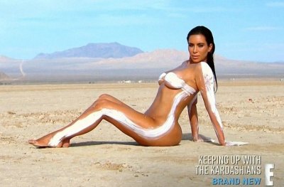 400px x 263px - Kim Kardashian Poses Naked in the Desert on 'Keeping Up With the  Kardashians'