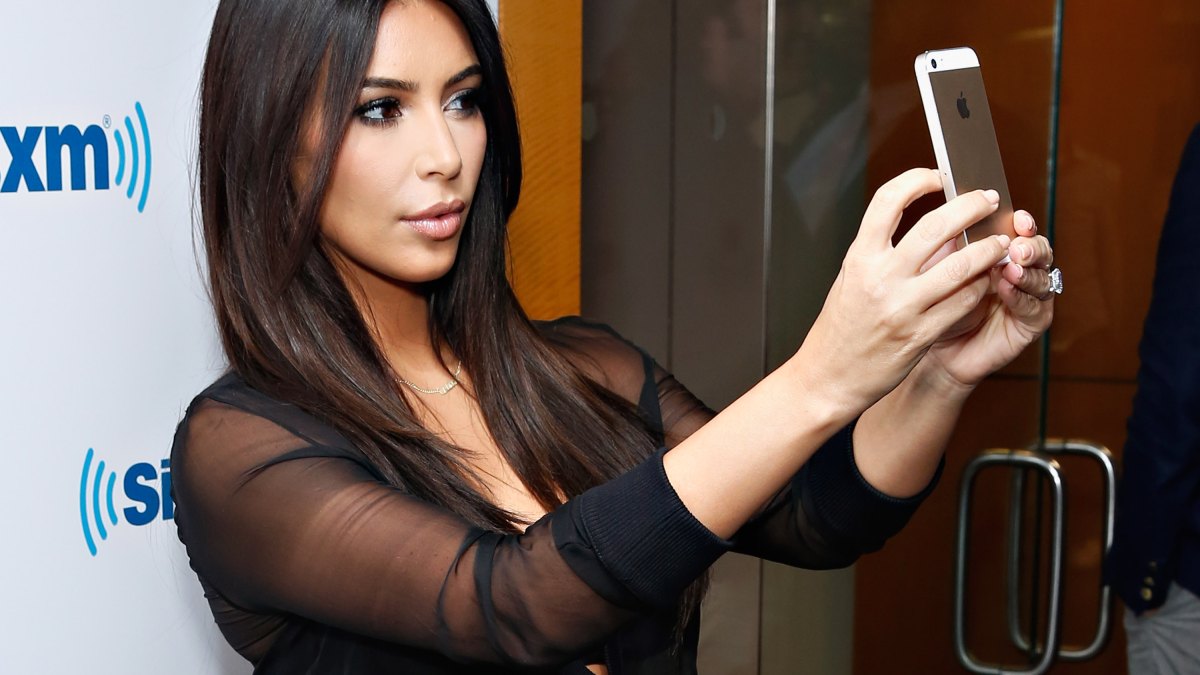 Kim kardashian selfie