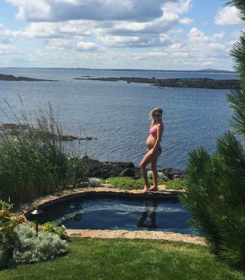 Ali larter baby bump