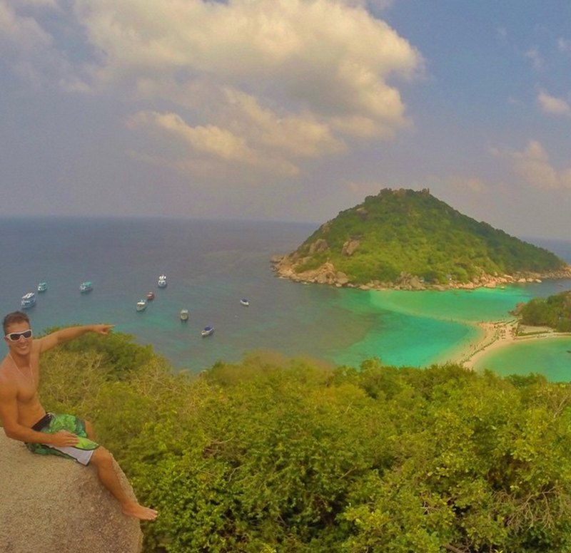 Cliff hangin couple 1