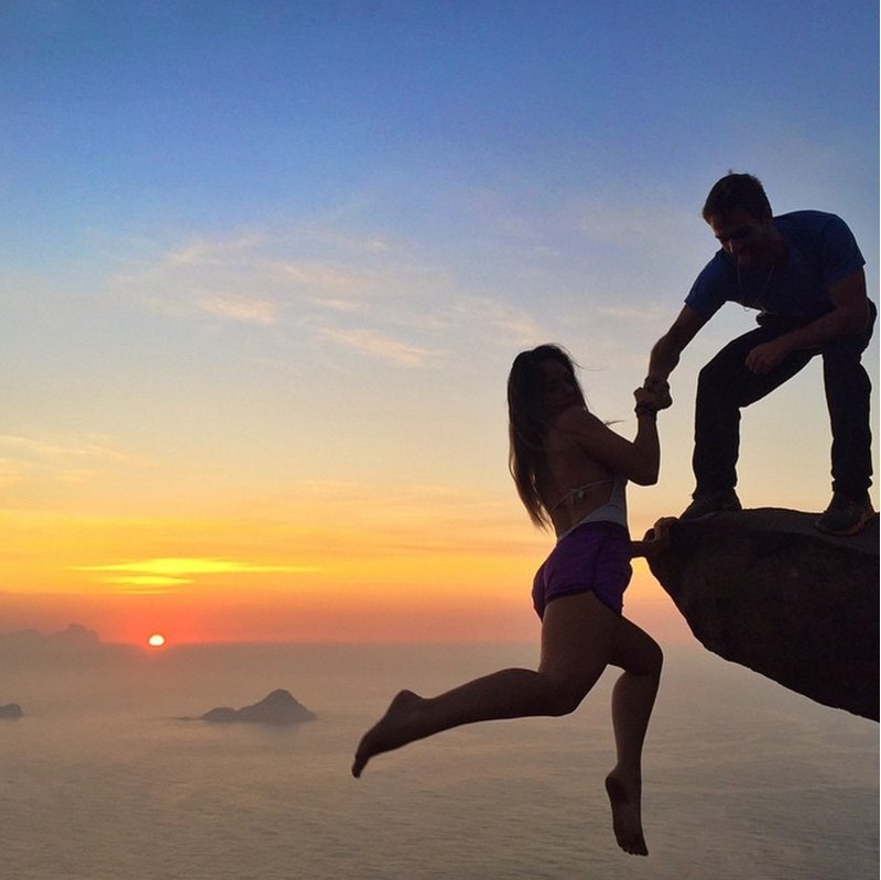 Cliff hangin couple 2