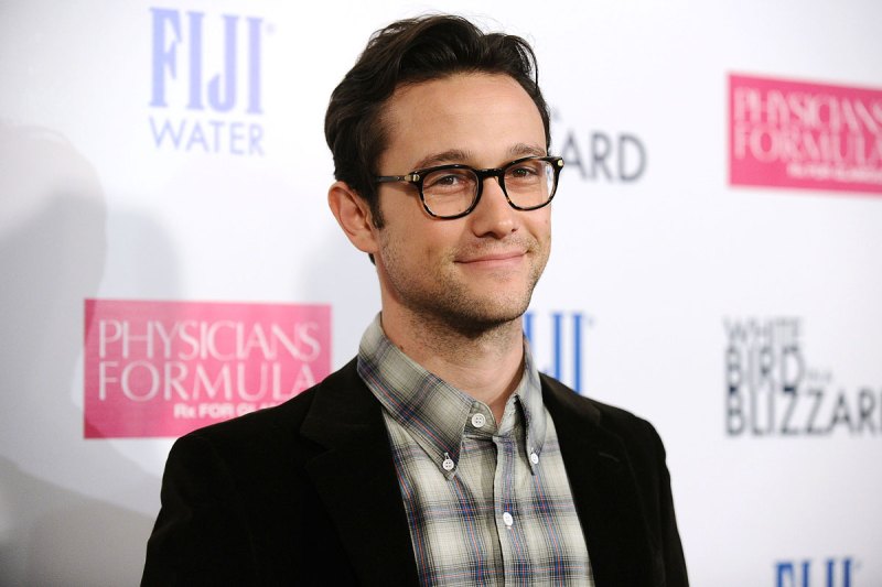 Joseph gordon levitt married secret wedding