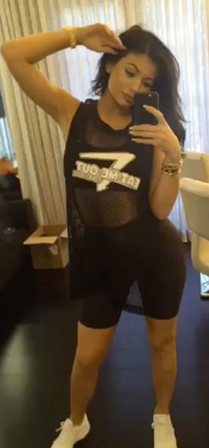 Kylie jenner eat me out