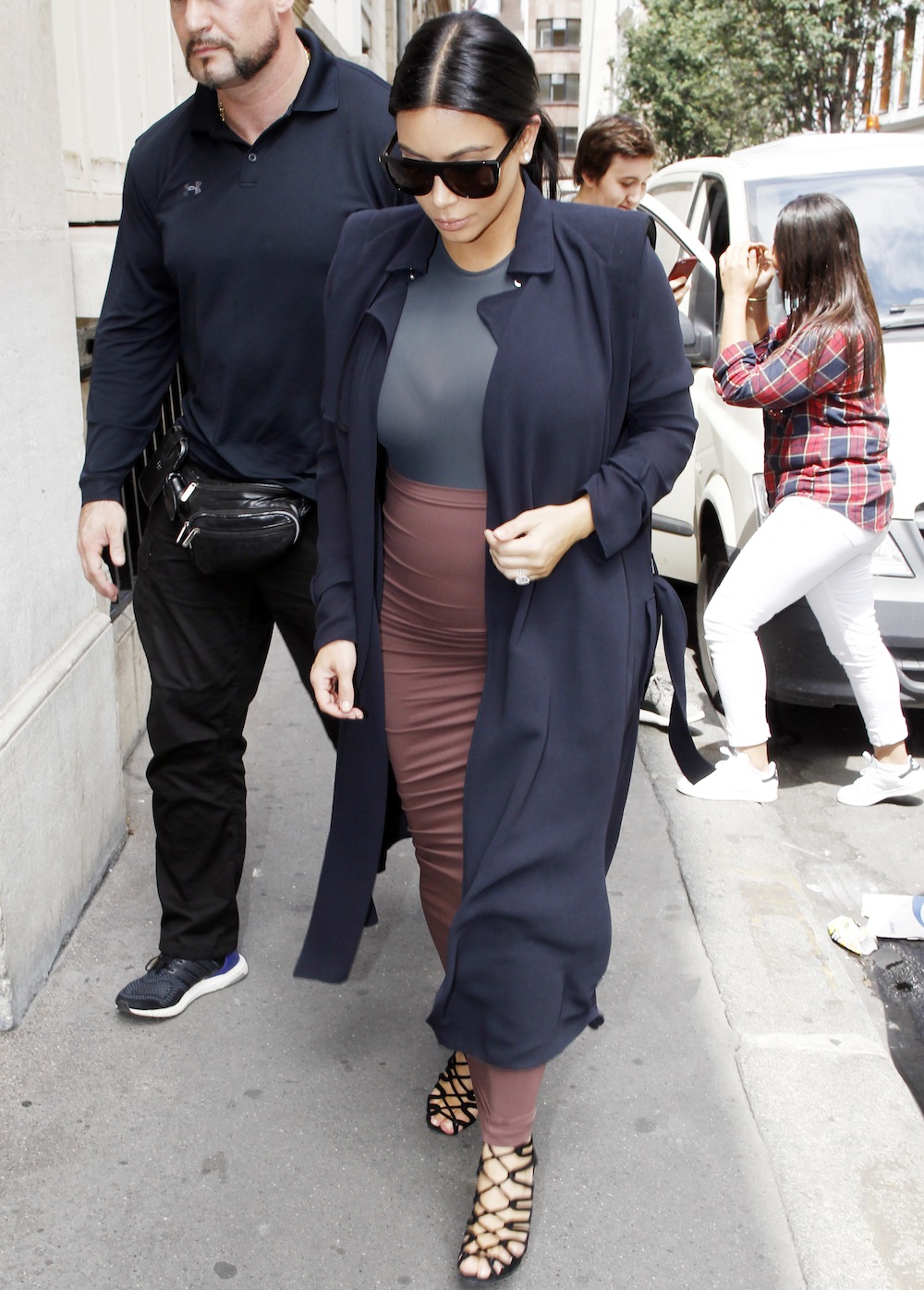 Pregnant kim kardashian navy coat