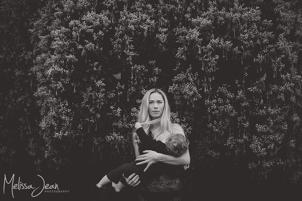 Melissa jean photography breastfeeding photo 10