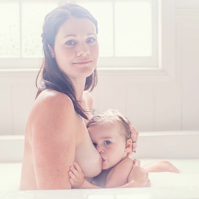 Melissa jean photography breastfeeding photo 11