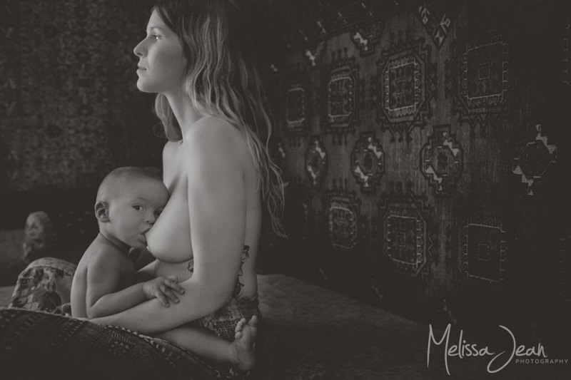 Melissa jean photography breastfeeding photo 3