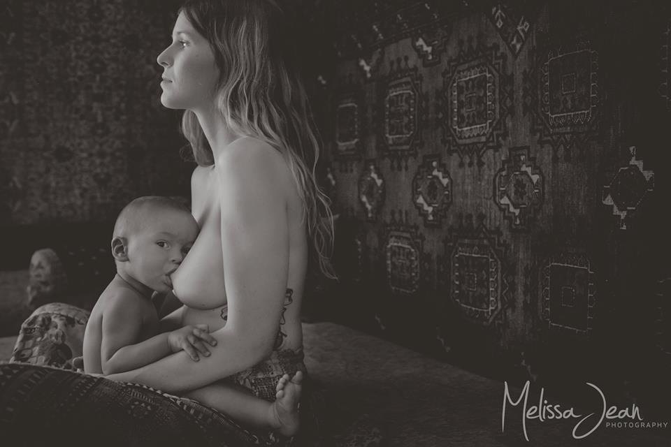 Melissa jean photography breastfeeding photo 3