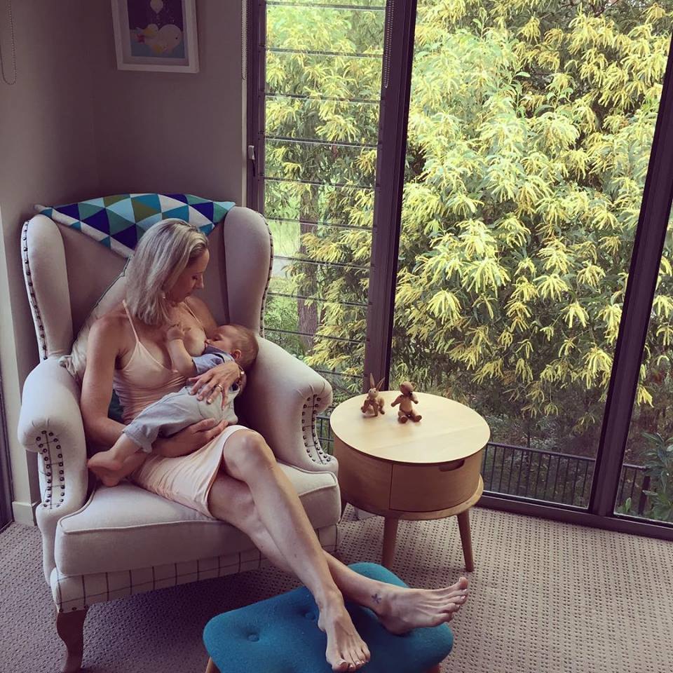 Melissa jean photography breastfeeding photo 7