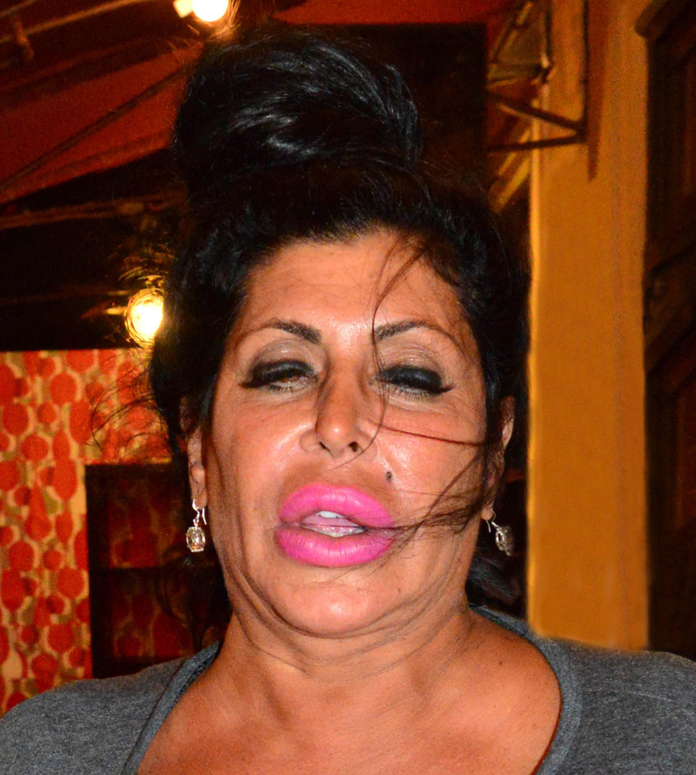 Big Ang Debuts New Short Hair as She Starts Chemotherapy picture