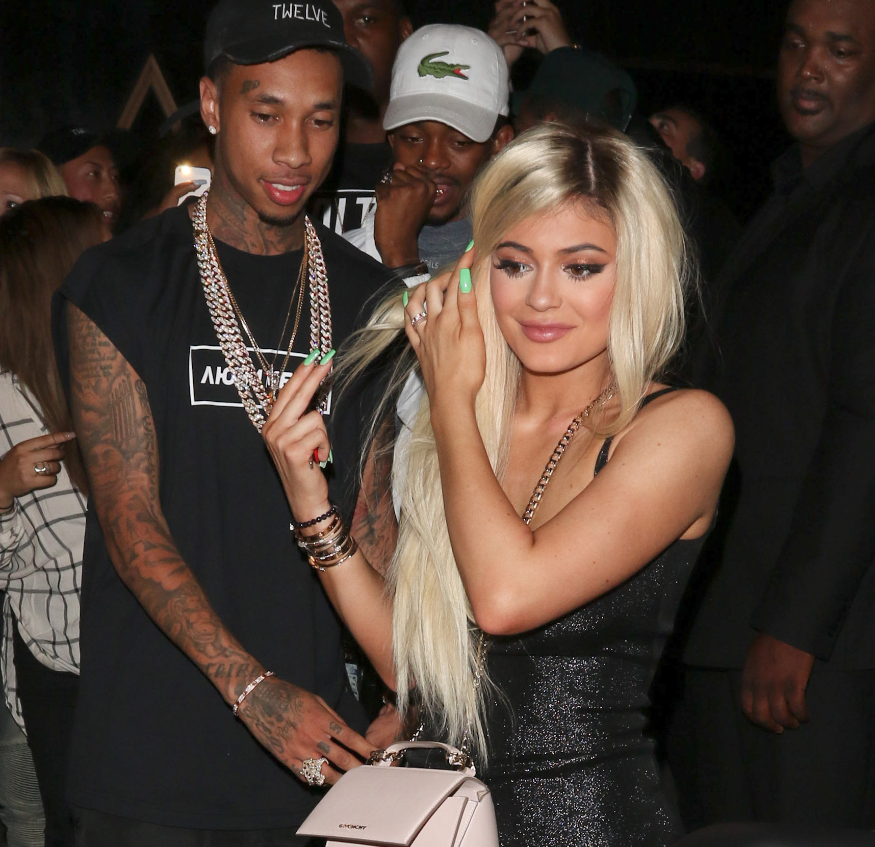 kyle jenner blonde wig