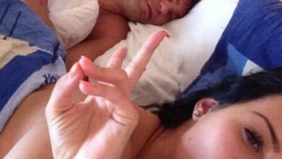 Model allegedly called catherine takes blackmail selfie in bed with jaromir jagr