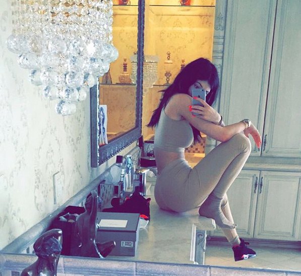Kylie jenner booty 3