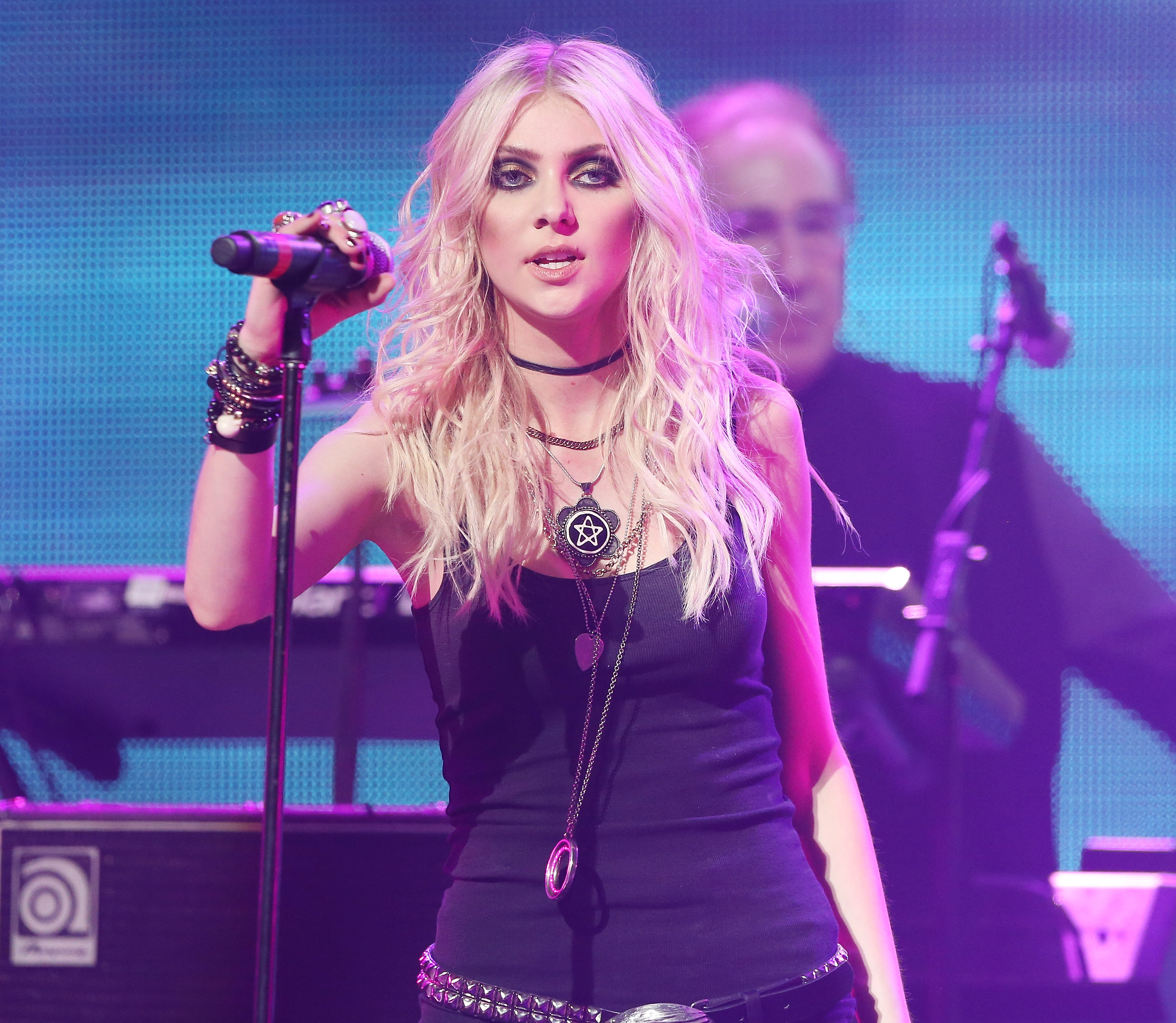 Taylor momsen makeup