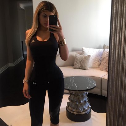 Kylie jenner waist training