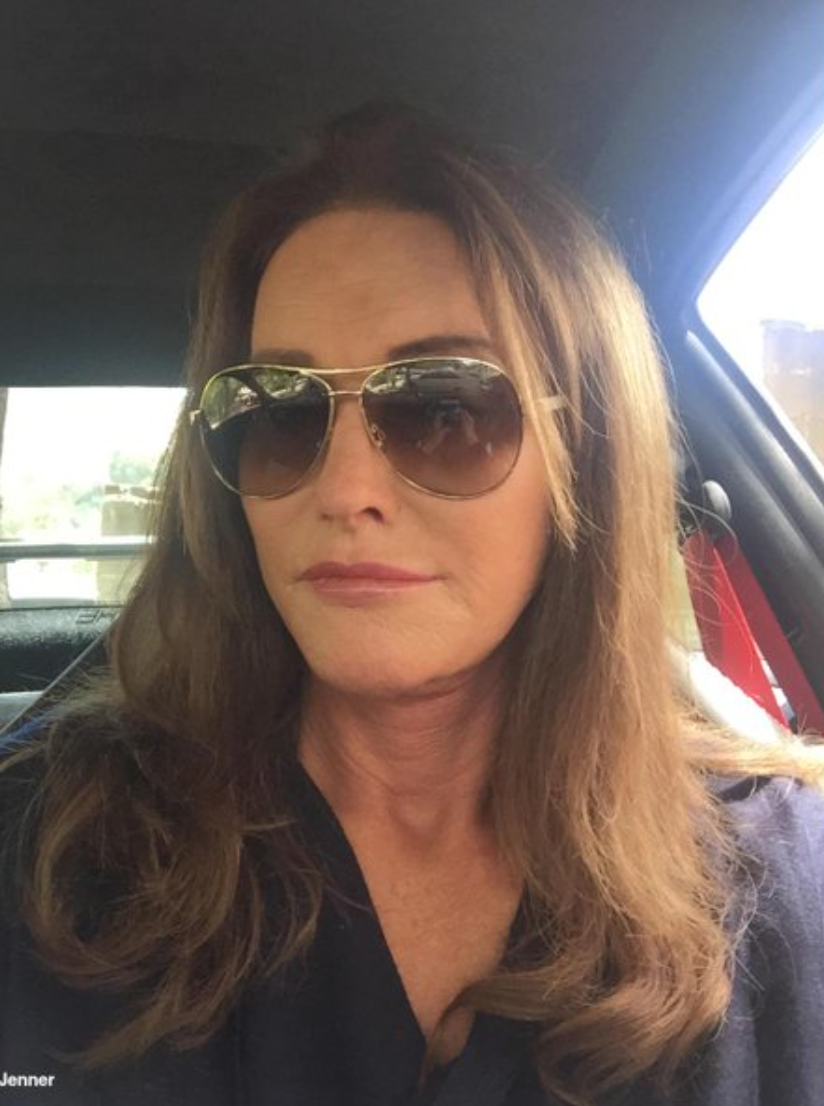 Caitlyn jenner twitter first selfie