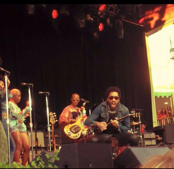 Lenny kravitz wardrobe malfunction