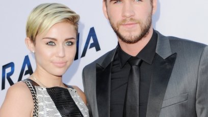 Liam hemsworth miley cyrus engaged