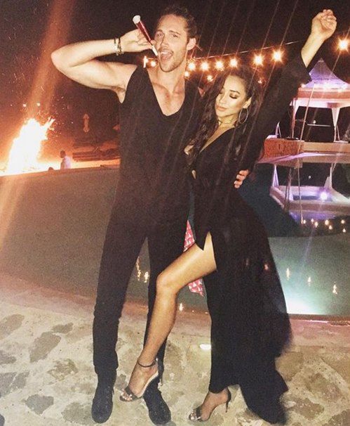 Shay mitchell pretty little liars
