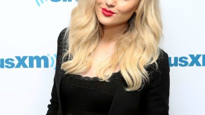 Perrie edwards burn hand