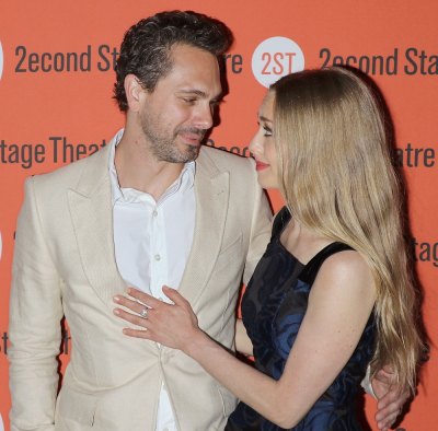 amanda seyfried thomas sadoski getty images amanda seyfried thomas sadoski getty images
