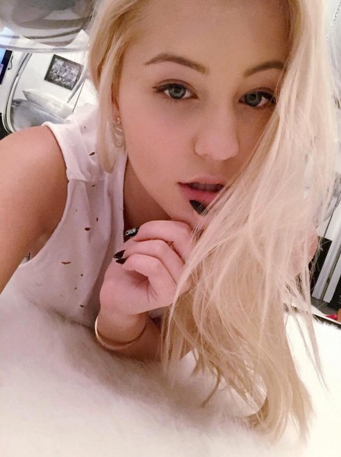 Ava sambora 8
