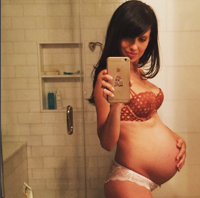 Hilaria baldwin baby bump 3