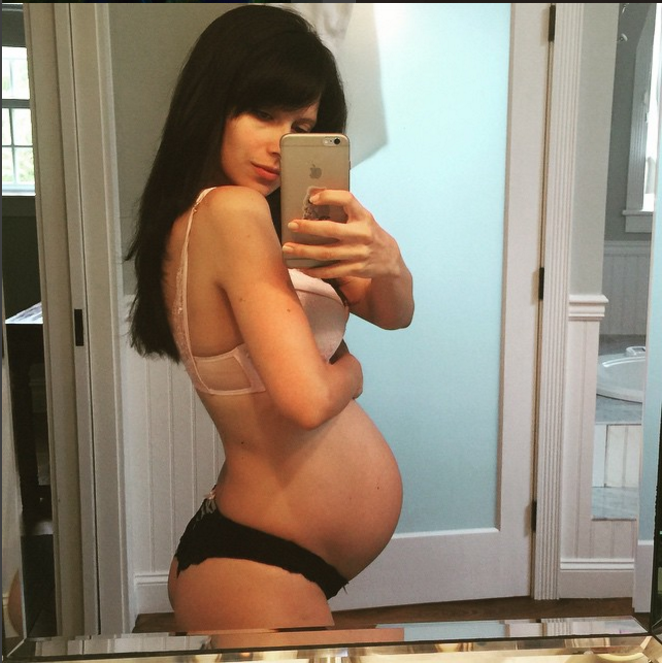 Hilaria baldwin baby bump 4