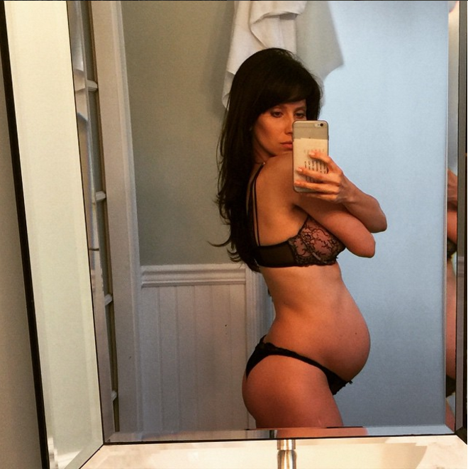 Hilaria baldwin baby bump 6