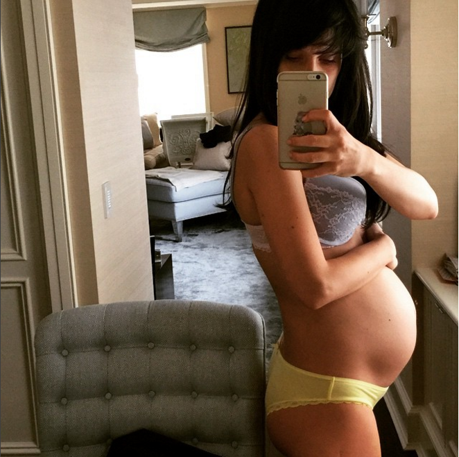Hilaria baldwin baby bump 7