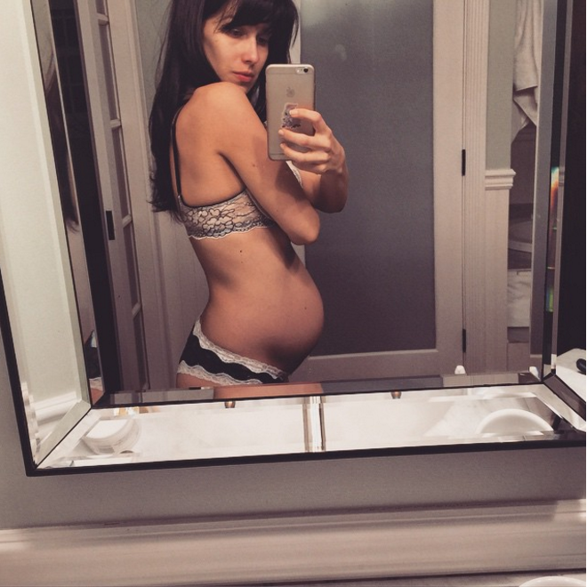 Hilaria baldwin baby bump 8
