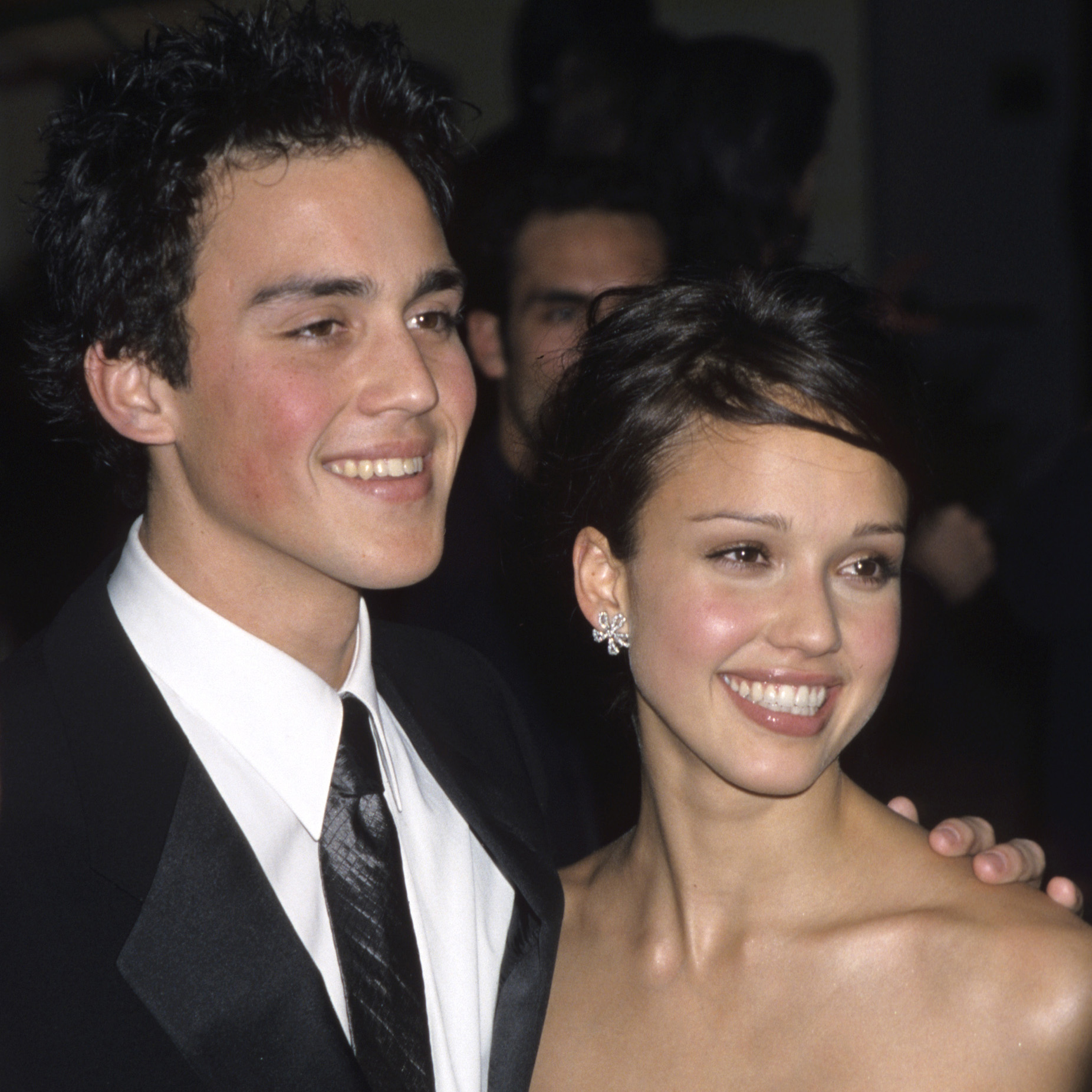 Jessica alba brother main
