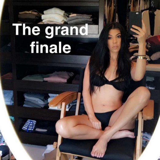 Kourtney kardashian naked