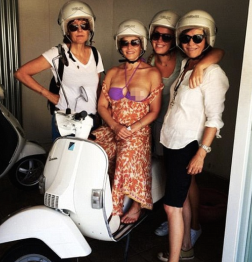 Chelsea handler naked 4 7